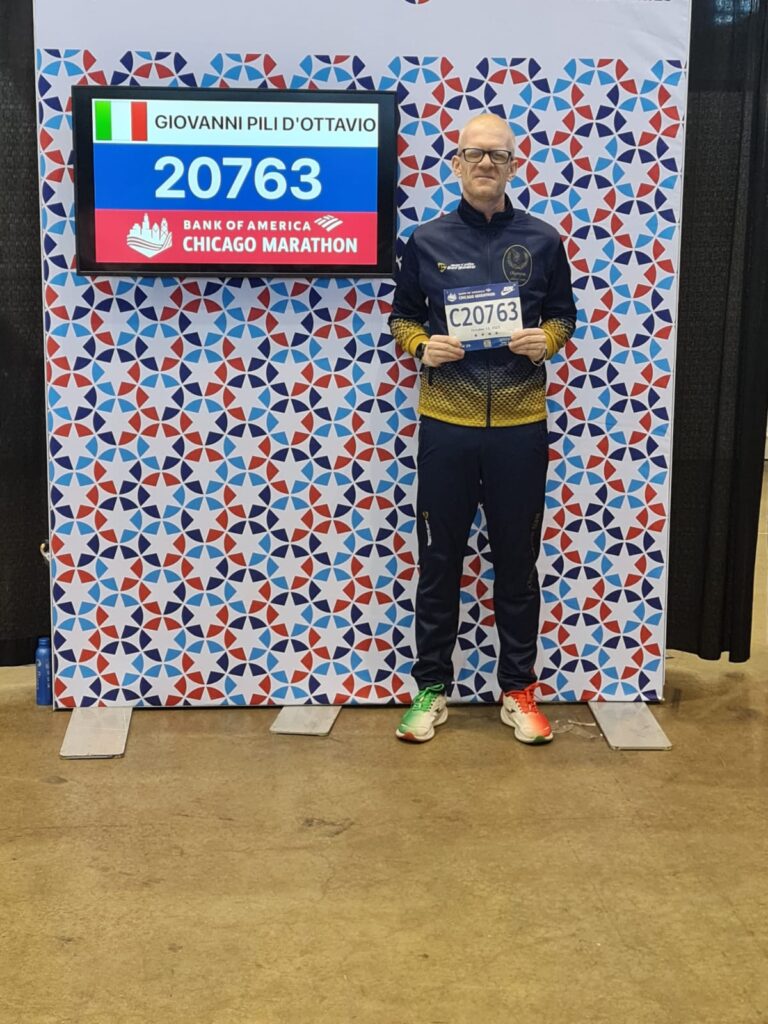 Giovanni Pili D'Ottavio che ha portato i colori di Olympia Athletic Team all'odierna Maratona di Chicago