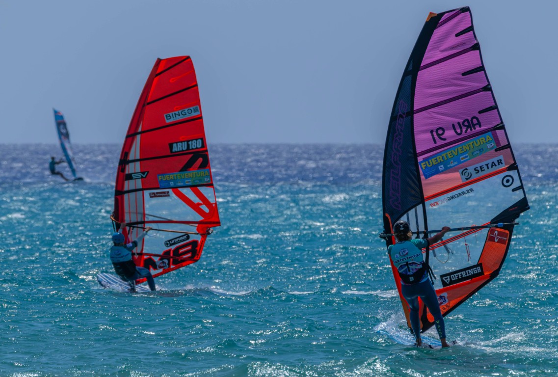 windsurf